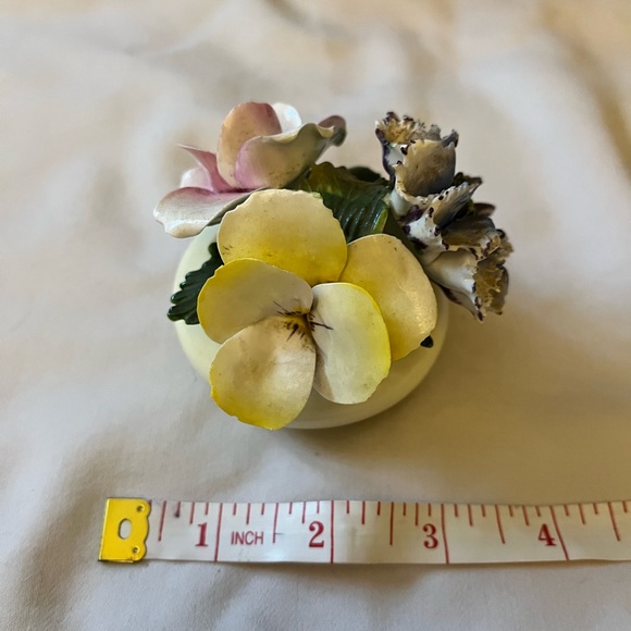 Crown Royal Bone China Flower Bouquet - Picture 2 of 4